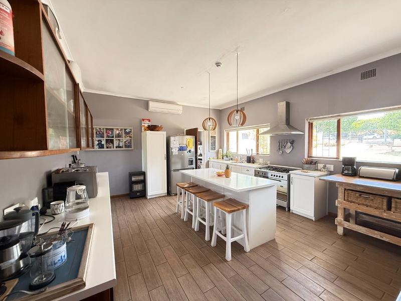 5 Bedroom Property for Sale in Bergzicht Western Cape